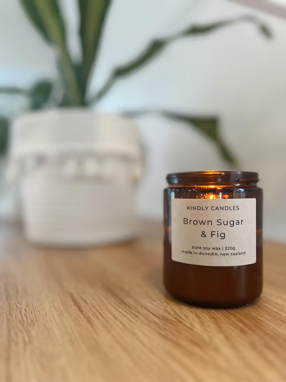 Kindly Candle - CINNAMON & SPRUCE