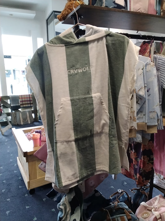 Crywolf Hooded Towel